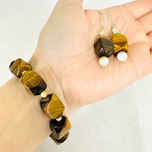 Natural TIGER EYE Stretch Bracelet & Earrings Set Mother of Pearl Shell Accents - Picture 3 of 5